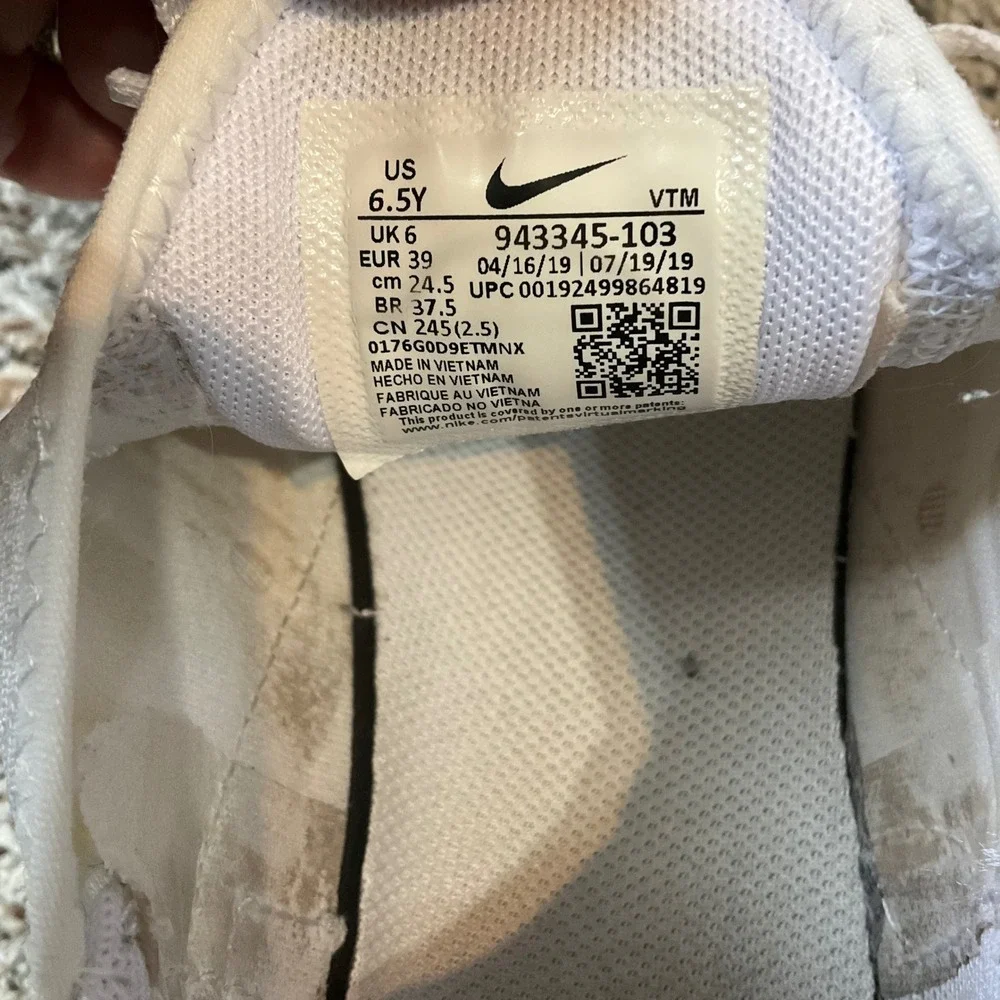 Nike Air Max 270 Sneakers Big Kids 6.5Y White 943345-103 Running Shoes